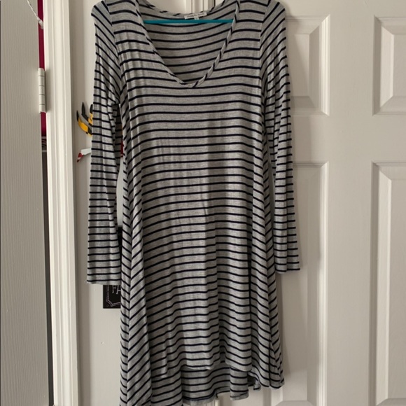 Charlotte Russe Long Sleeve dress - Picture 1 of 3